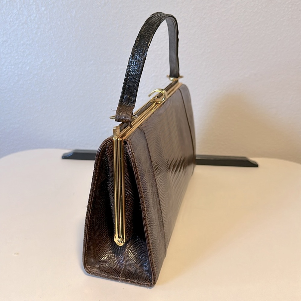 Vintage brown snakeskin handbag w/gold metal hardware Mid-century snap close. - Picture 2 of 6